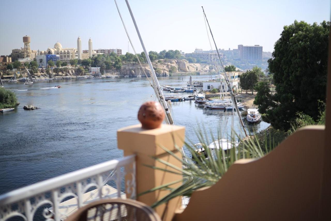 Kana Kato Aswan Bilik gambar