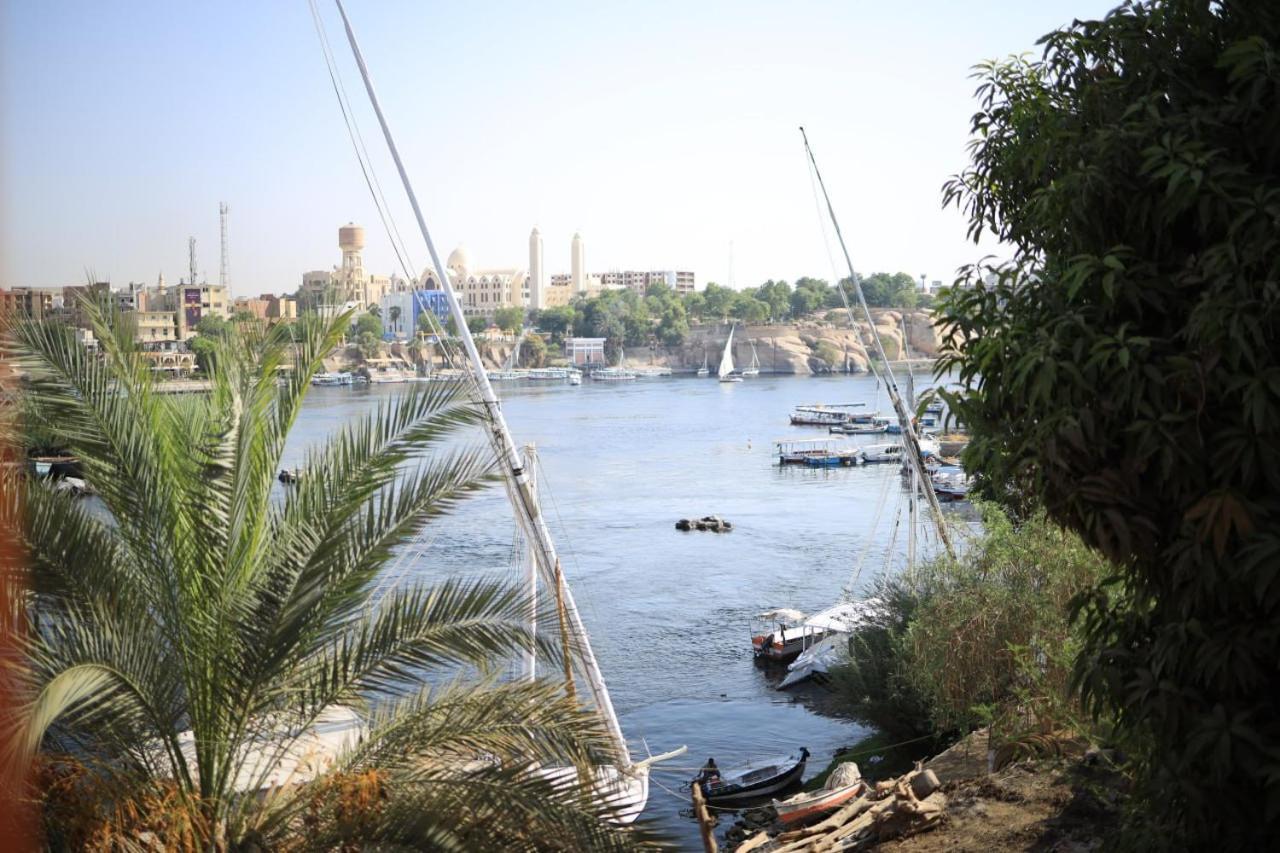 Kana Kato Aswan Bilik gambar